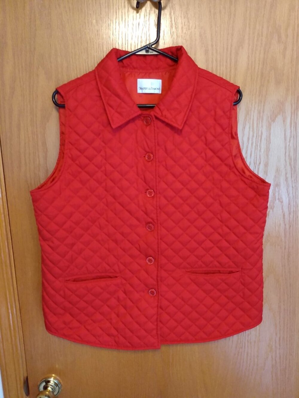 Draper's & Damon's Red Quilted Sleeveless Vest Women's Size L Button Up EUC